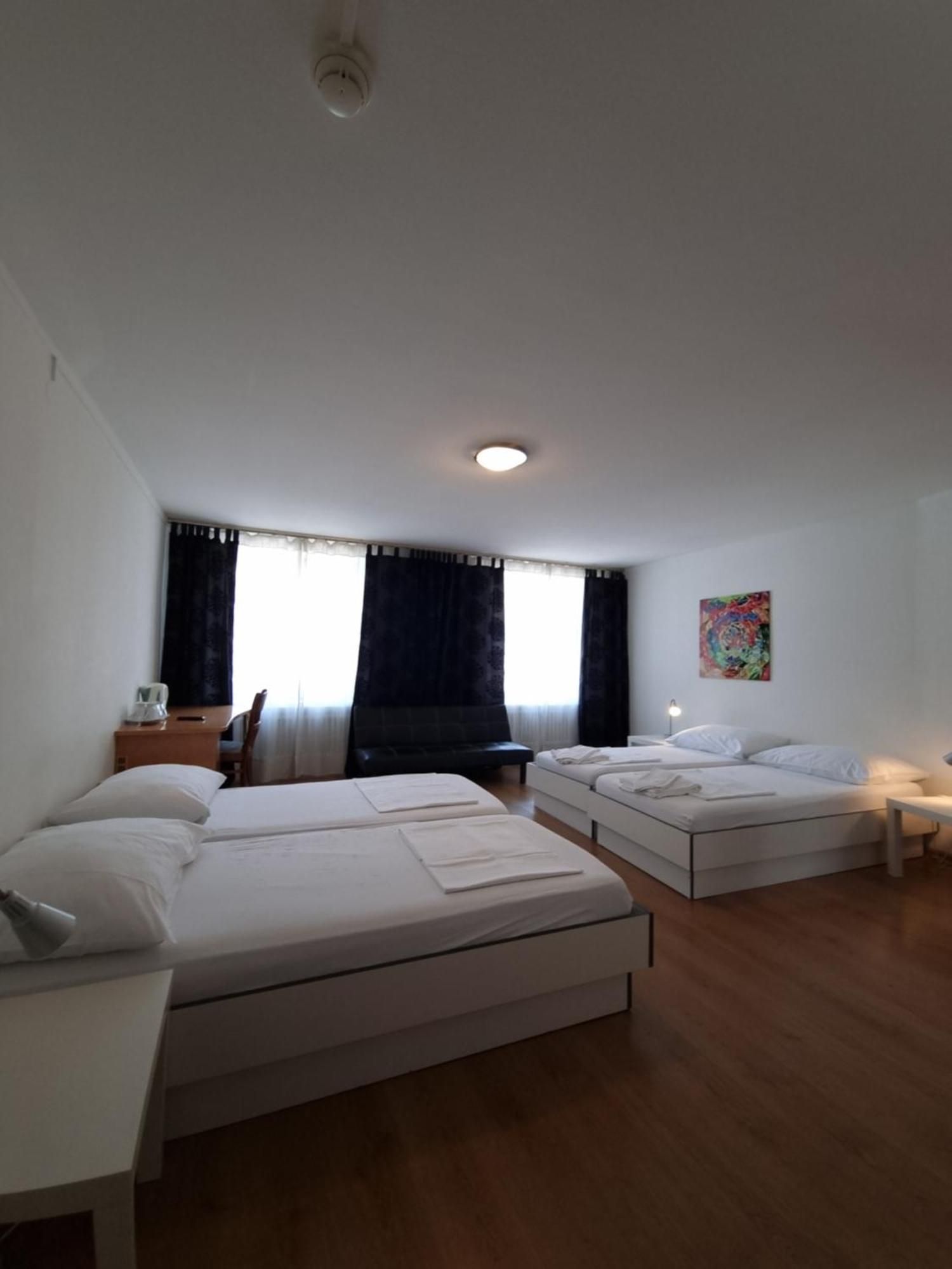 Spalenbrunnen Hotel & Restaurant Basel City Center ภายนอก รูปภาพ