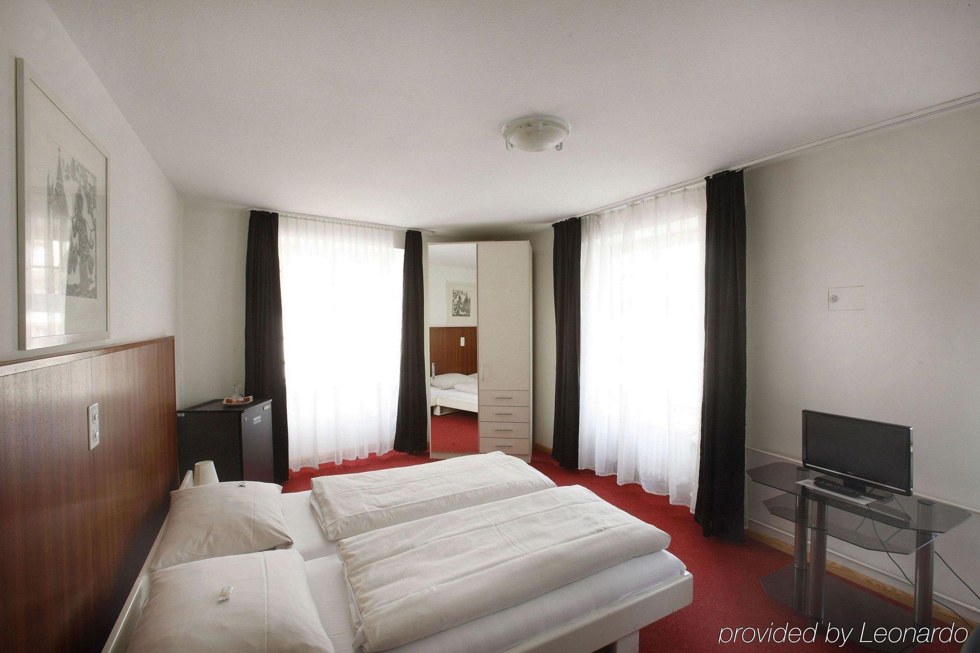 Spalenbrunnen Hotel & Restaurant Basel City Center ภายนอก รูปภาพ